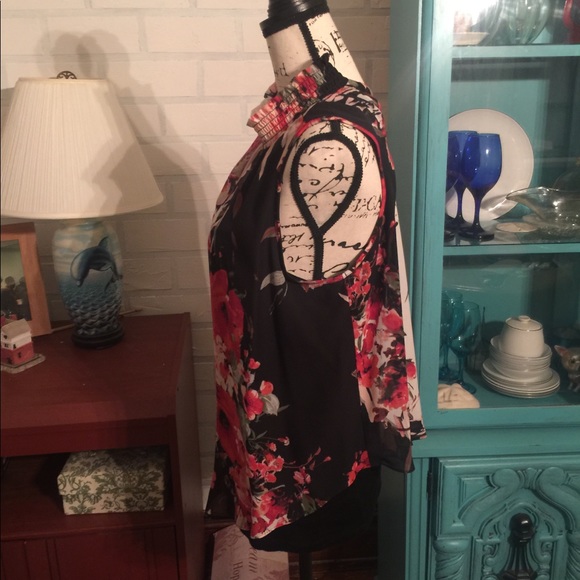 Asymmetrical top - Picture 2 of 6